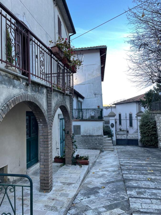 Amiter Bagni San Filippo Apartment Bagian luar foto